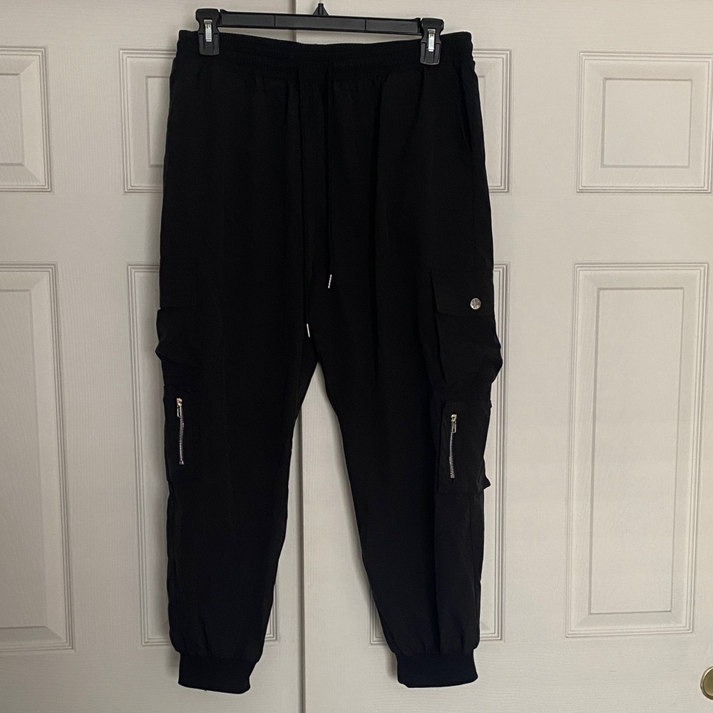 SHEIN Woman’s Dark Cargo Pants